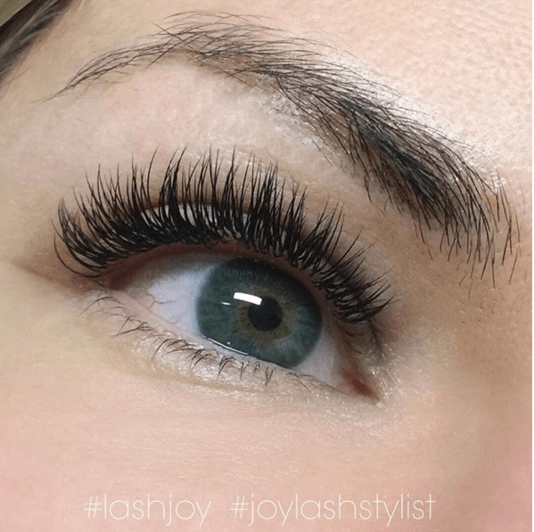 How to Expertly (And Professionally) Educate Your Lash Clients